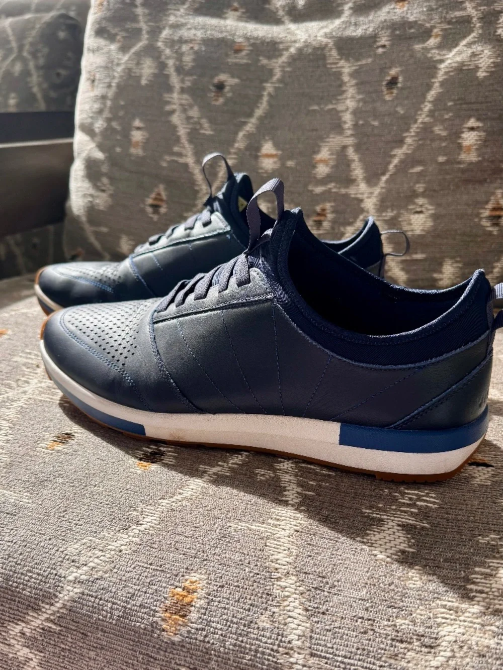 Men's Vionic Trent Navy Leather Sneaker, Size 11.5